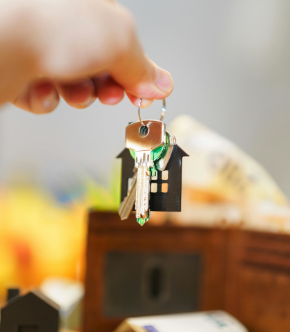 Étapes illustrées de la recherche de logement étudiant avec Ratepataloc’ : définition du besoin, sélection, visites, remise des clés