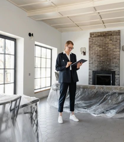 Tableau illustrant les services d’une agence de relocation : recherche, visites, dossier locatif, remise des clés